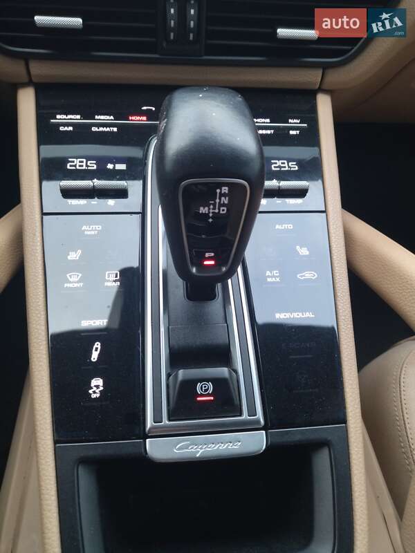 Позашляховик / Кросовер Porsche Cayenne 2018 в Чернігові