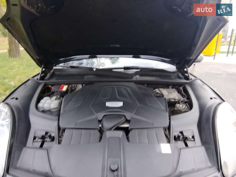 Позашляховик / Кросовер Porsche Cayenne 2018 в Чернігові