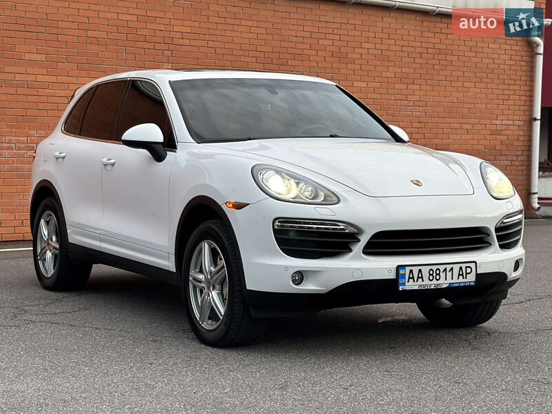 Позашляховик / Кросовер Porsche Cayenne 2013 в Києві