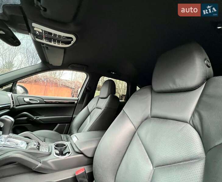 Внедорожник / Кроссовер Porsche Cayenne 2012 в Киеве фото 18 Внедорожник / Кроссовер Porsche Cayenne 2012 в Киеве