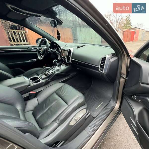 Внедорожник / Кроссовер Porsche Cayenne 2012 в Киеве фото 21 Внедорожник / Кроссовер Porsche Cayenne 2012 в Киеве
