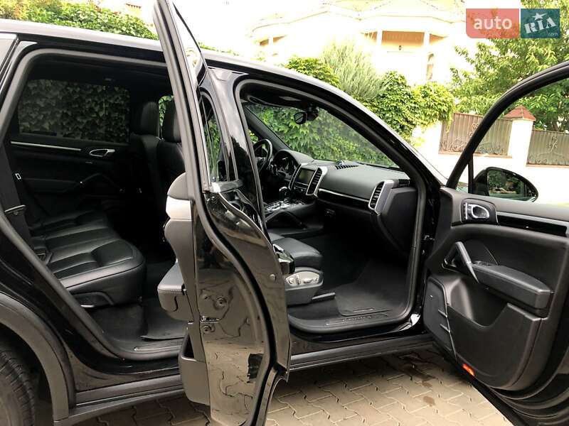 Позашляховик / Кросовер Porsche Cayenne 2015 в Одесі