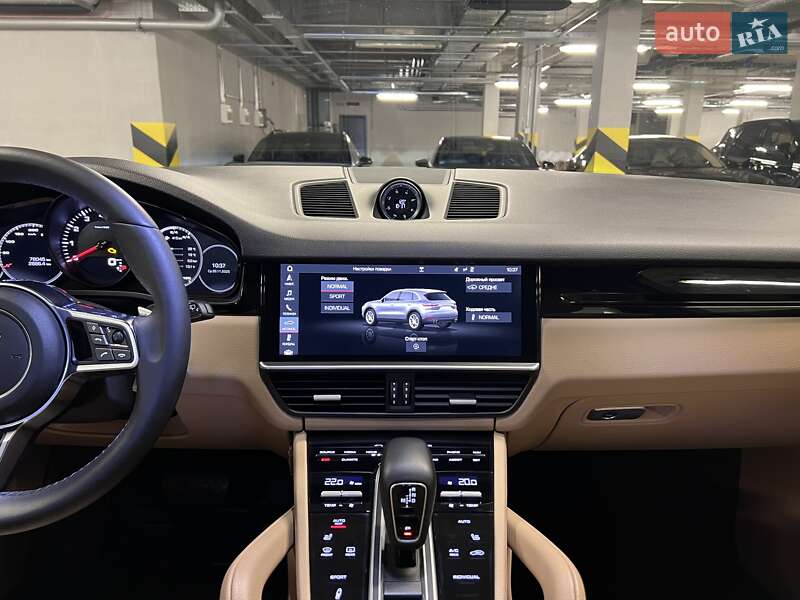 Позашляховик / Кросовер Porsche Cayenne 2018 в Києві