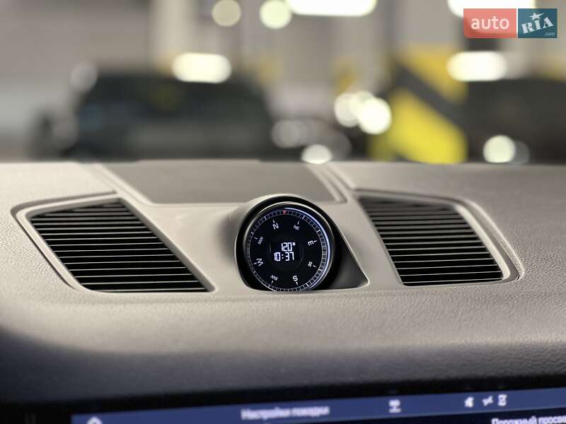 Позашляховик / Кросовер Porsche Cayenne 2018 в Києві