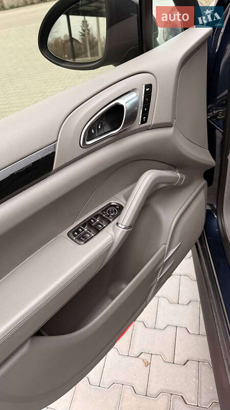 Позашляховик / Кросовер Porsche Cayenne 2012 в Вінниці