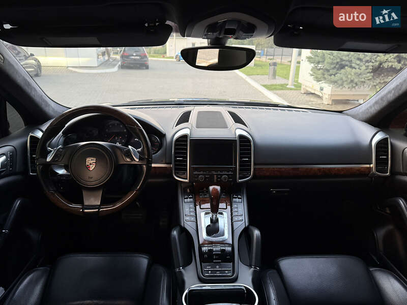 Позашляховик / Кросовер Porsche Cayenne 2010 в Львові