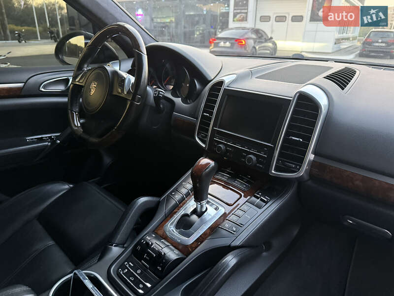 Позашляховик / Кросовер Porsche Cayenne 2010 в Львові