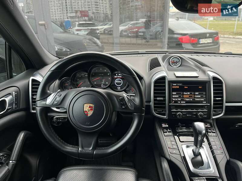 Внедорожник / Кроссовер Porsche Cayenne 2013 в Киеве