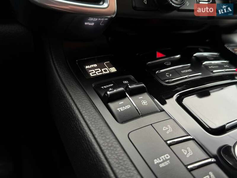 Внедорожник / Кроссовер Porsche Cayenne 2013 в Киеве