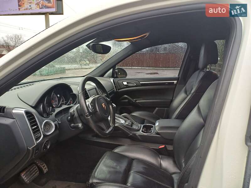 Позашляховик / Кросовер Porsche Cayenne 2011 в Чернігові