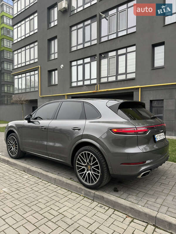Внедорожник / Кроссовер Porsche Cayenne 2021 в Ивано-Франковске