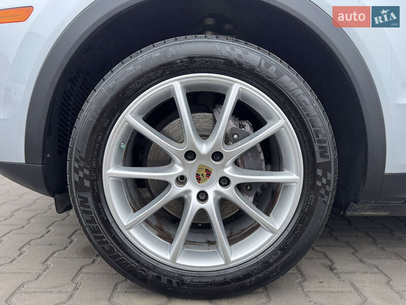 Внедорожник / Кроссовер Porsche Cayenne 2018 в Луцке