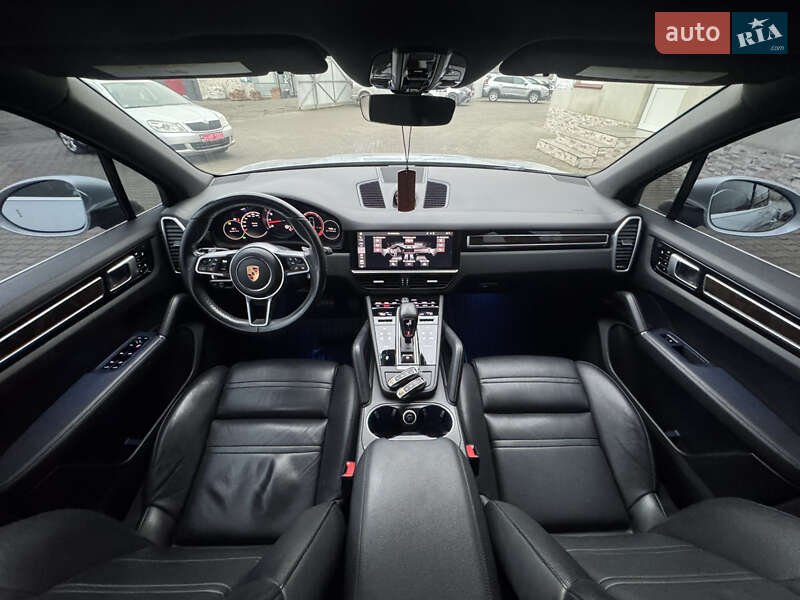 Внедорожник / Кроссовер Porsche Cayenne 2018 в Луцке