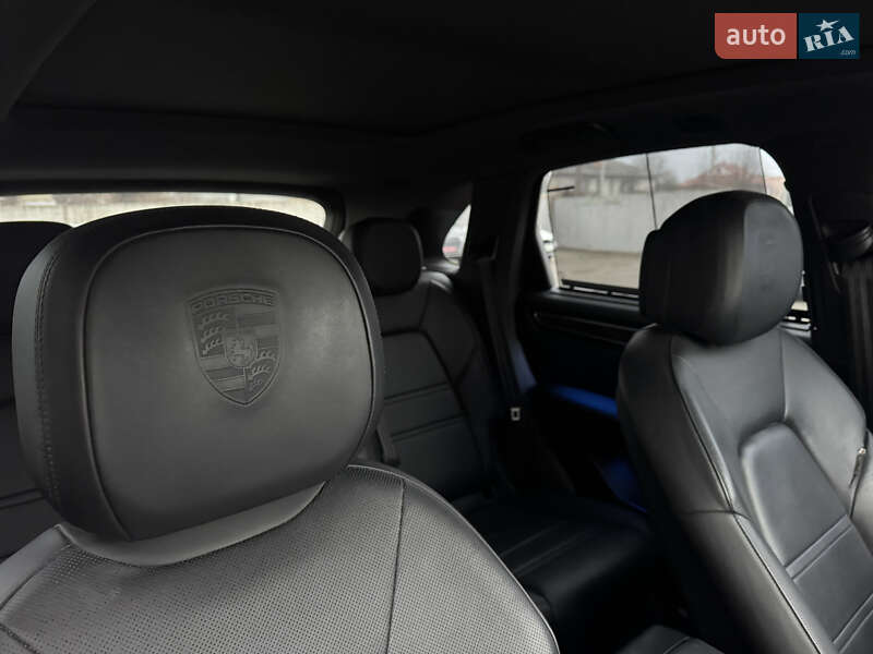Внедорожник / Кроссовер Porsche Cayenne 2018 в Луцке