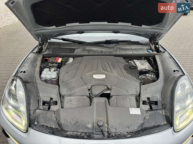 Внедорожник / Кроссовер Porsche Cayenne 2018 в Луцке