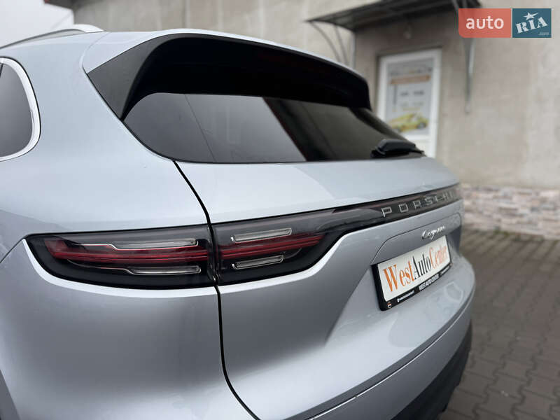 Внедорожник / Кроссовер Porsche Cayenne 2018 в Луцке