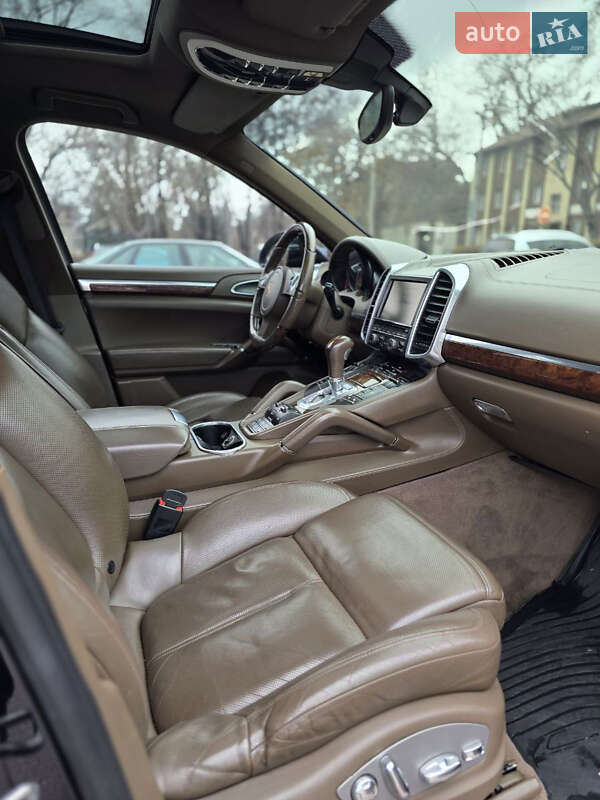 Позашляховик / Кросовер Porsche Cayenne 2010 в Одесі