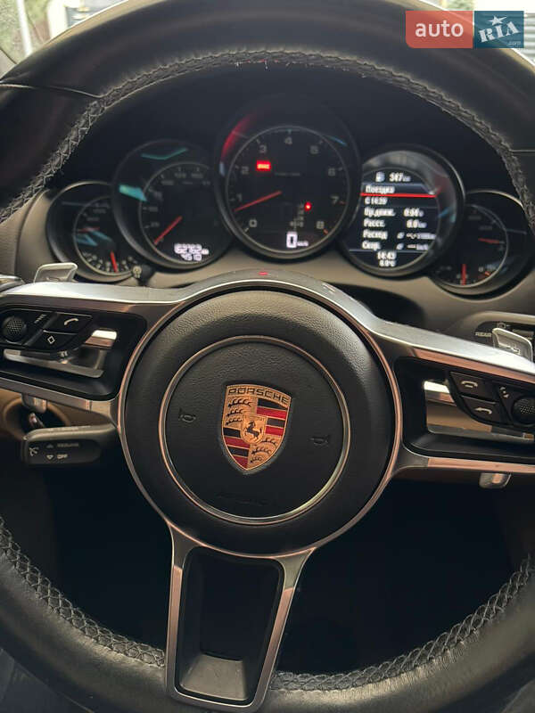 Внедорожник / Кроссовер Porsche Cayenne 2016 в Днепре