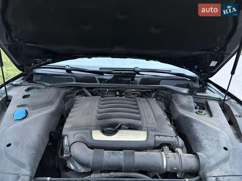 Внедорожник / Кроссовер Porsche Cayenne 2016 в Днепре