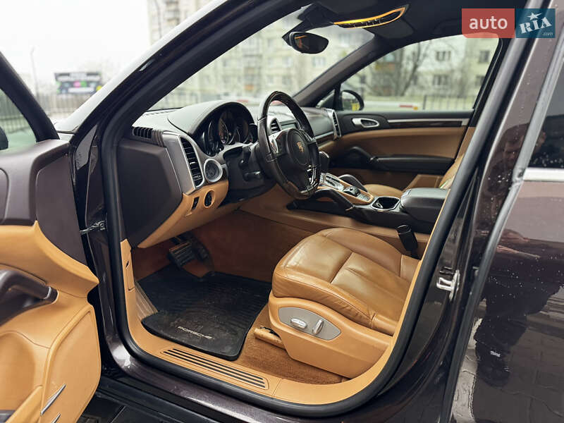 Внедорожник / Кроссовер Porsche Cayenne 2013 в Киеве