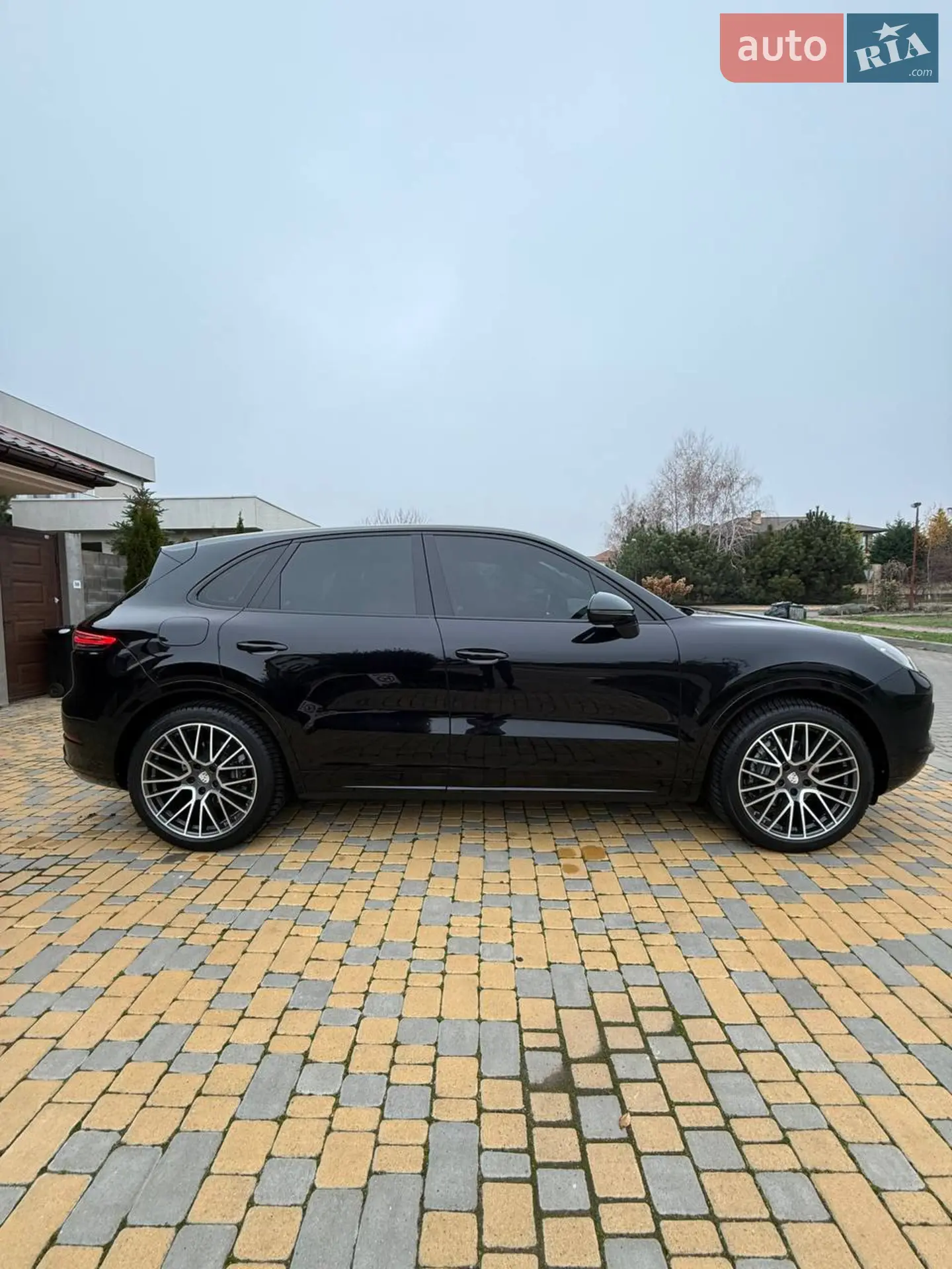 2017 Porsche Cayenne - мініатюра 2