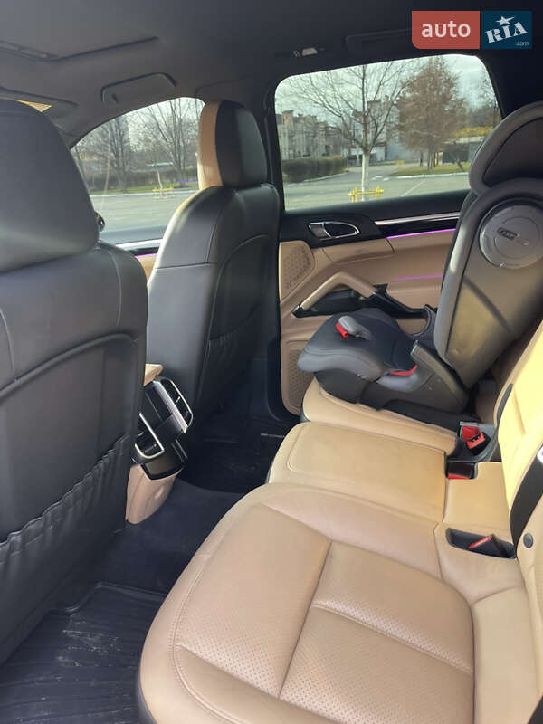 Внедорожник / Кроссовер Porsche Cayenne 2016 в Броварах фото 19 Внедорожник / Кроссовер Porsche Cayenne 2016 в Броварах