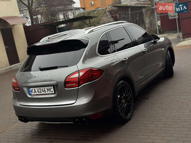 Внедорожник / Кроссовер Porsche Cayenne 2010 в Киеве