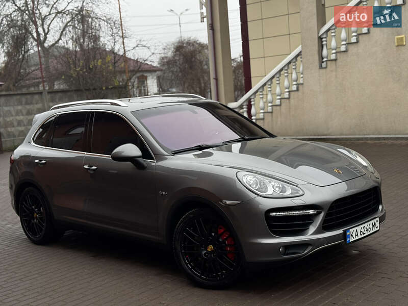 Внедорожник / Кроссовер Porsche Cayenne 2010 в Киеве