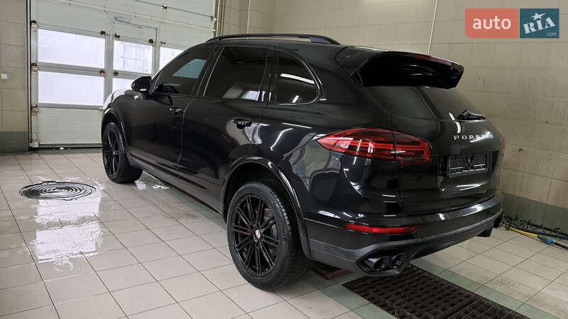 Внедорожник / Кроссовер Porsche Cayenne 2017 в Киеве фото 5 Внедорожник / Кроссовер Porsche Cayenne 2017 в Киеве