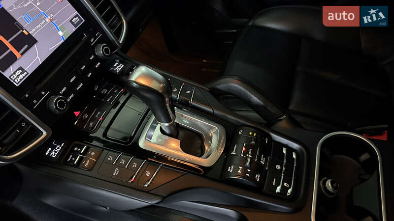 Внедорожник / Кроссовер Porsche Cayenne 2017 в Киеве фото 22 Внедорожник / Кроссовер Porsche Cayenne 2017 в Киеве