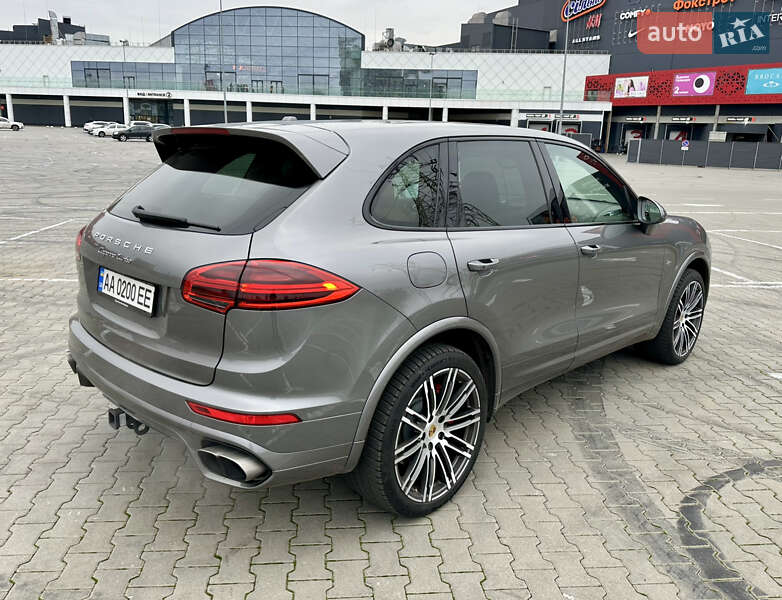 Позашляховик / Кросовер Porsche Cayenne 2016 в Києві