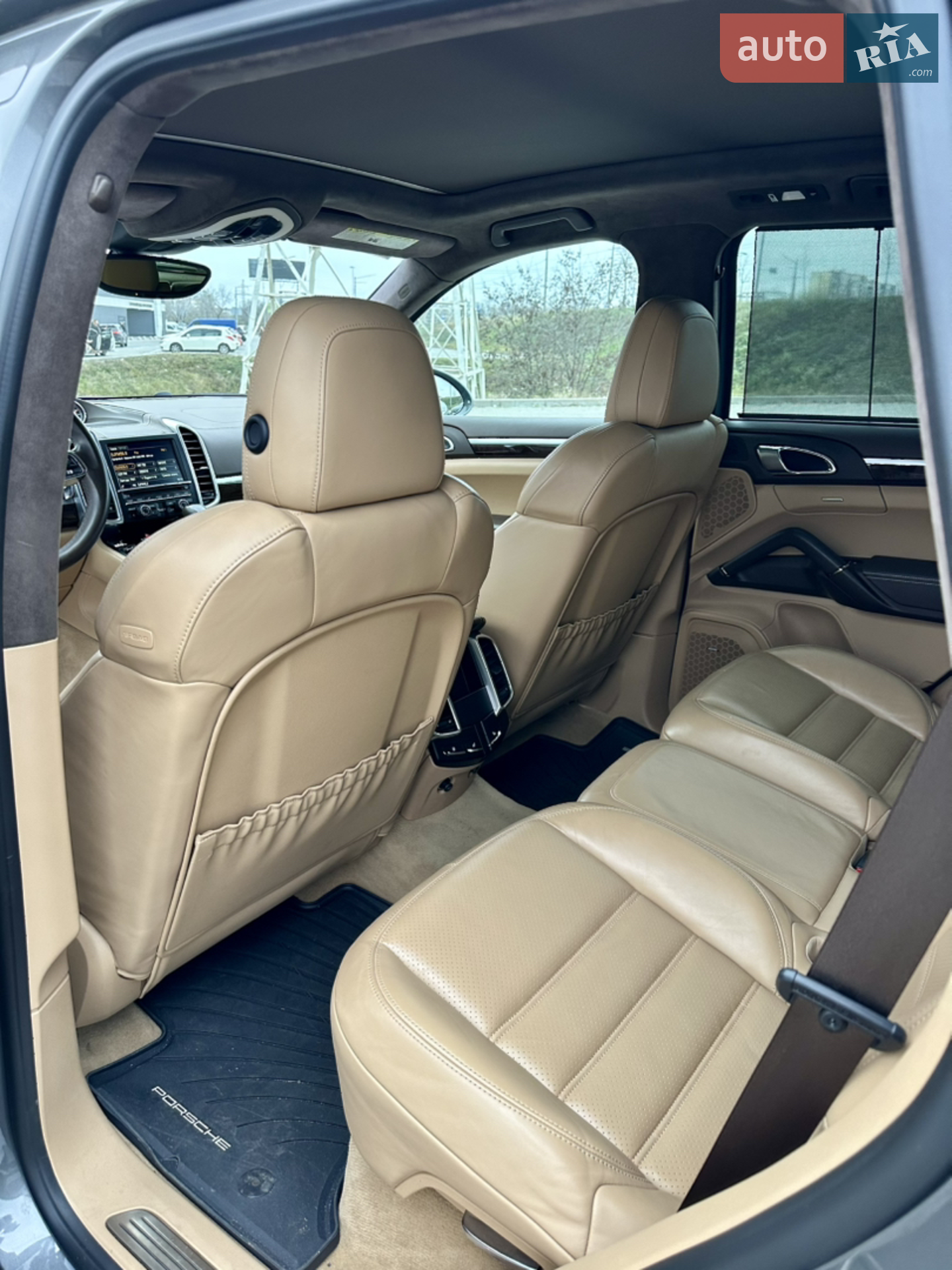 2016 Porsche Cayenne - мініатюра 23