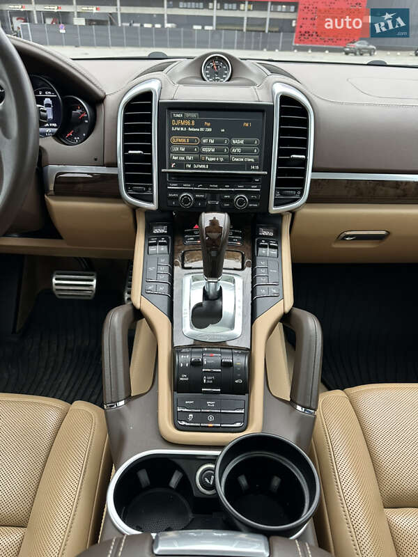 Позашляховик / Кросовер Porsche Cayenne 2016 в Києві