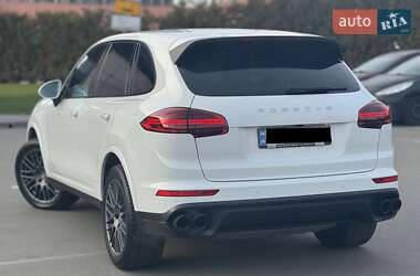 Позашляховик / Кросовер Porsche Cayenne 2016 в Києві
