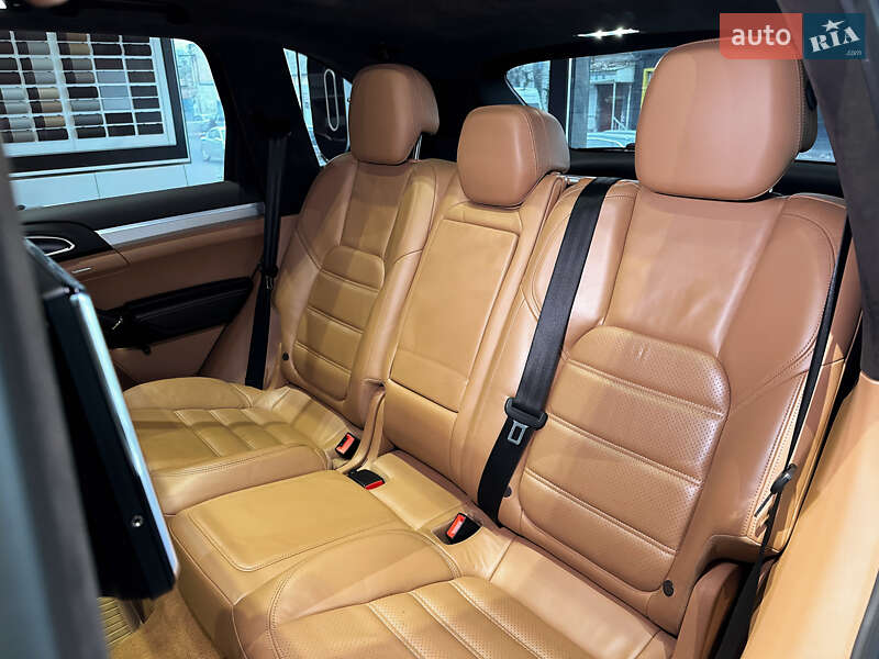 Позашляховик / Кросовер Porsche Cayenne 2016 в Одесі