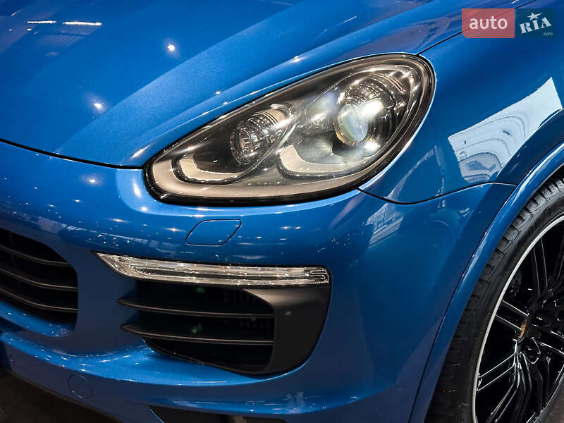 Позашляховик / Кросовер Porsche Cayenne 2016 в Одесі