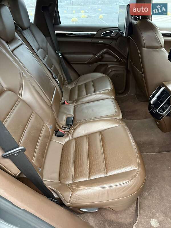 Внедорожник / Кроссовер Porsche Cayenne 2016 в Киеве фото 5 Внедорожник / Кроссовер Porsche Cayenne 2016 в Киеве