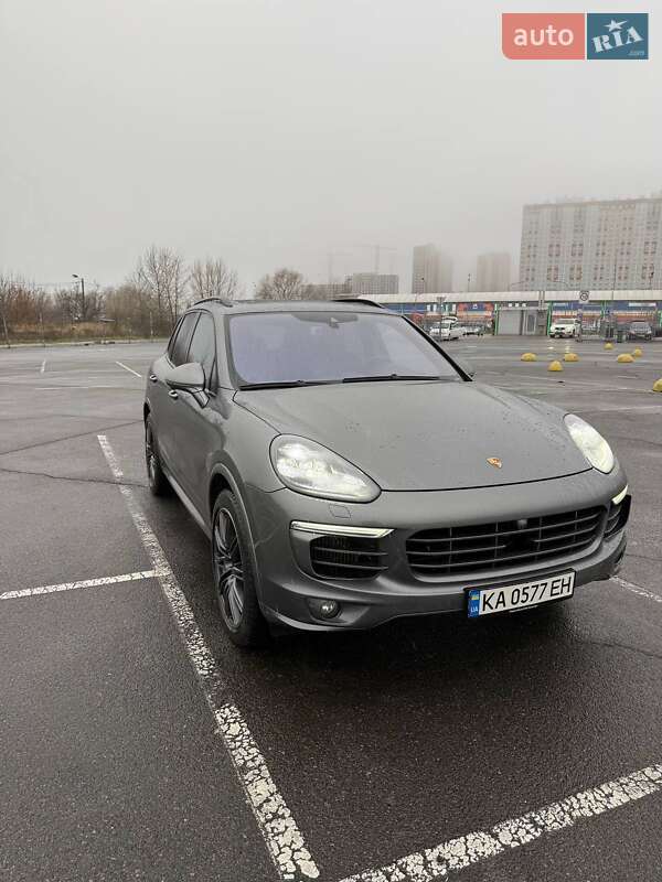 Внедорожник / Кроссовер Porsche Cayenne 2016 в Киеве фото 9 Внедорожник / Кроссовер Porsche Cayenne 2016 в Киеве