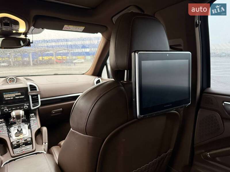 Внедорожник / Кроссовер Porsche Cayenne 2016 в Киеве фото 32 Внедорожник / Кроссовер Porsche Cayenne 2016 в Киеве