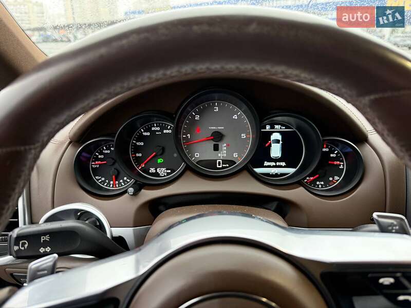 Внедорожник / Кроссовер Porsche Cayenne 2016 в Киеве фото 39 Внедорожник / Кроссовер Porsche Cayenne 2016 в Киеве