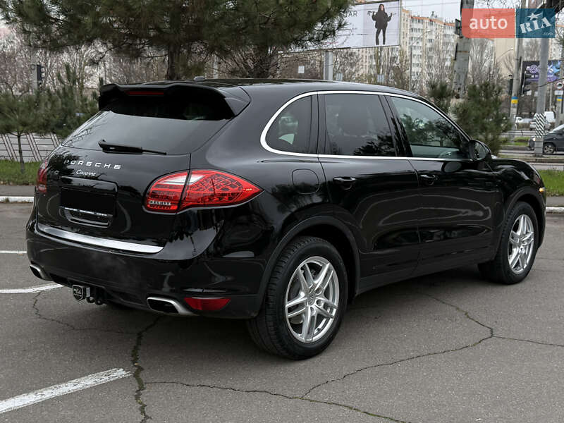 Внедорожник / Кроссовер Porsche Cayenne 2014 в Одессе