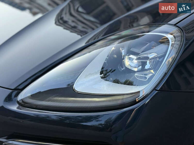 Внедорожник / Кроссовер Porsche Cayenne 2023 в Чернигове