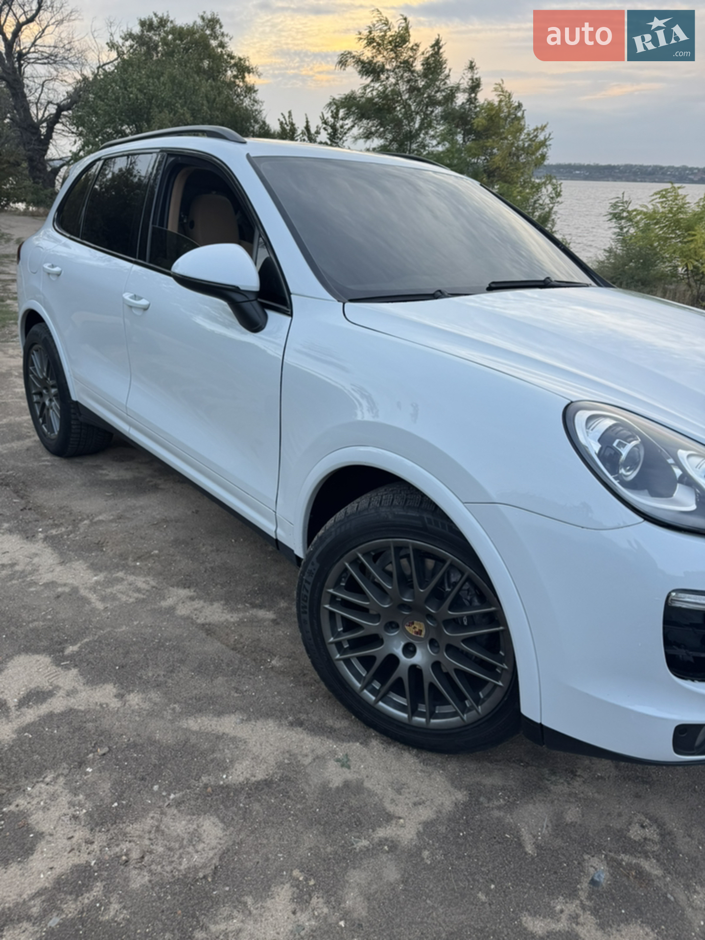 2016 Porsche Cayenne - мініатюра 23