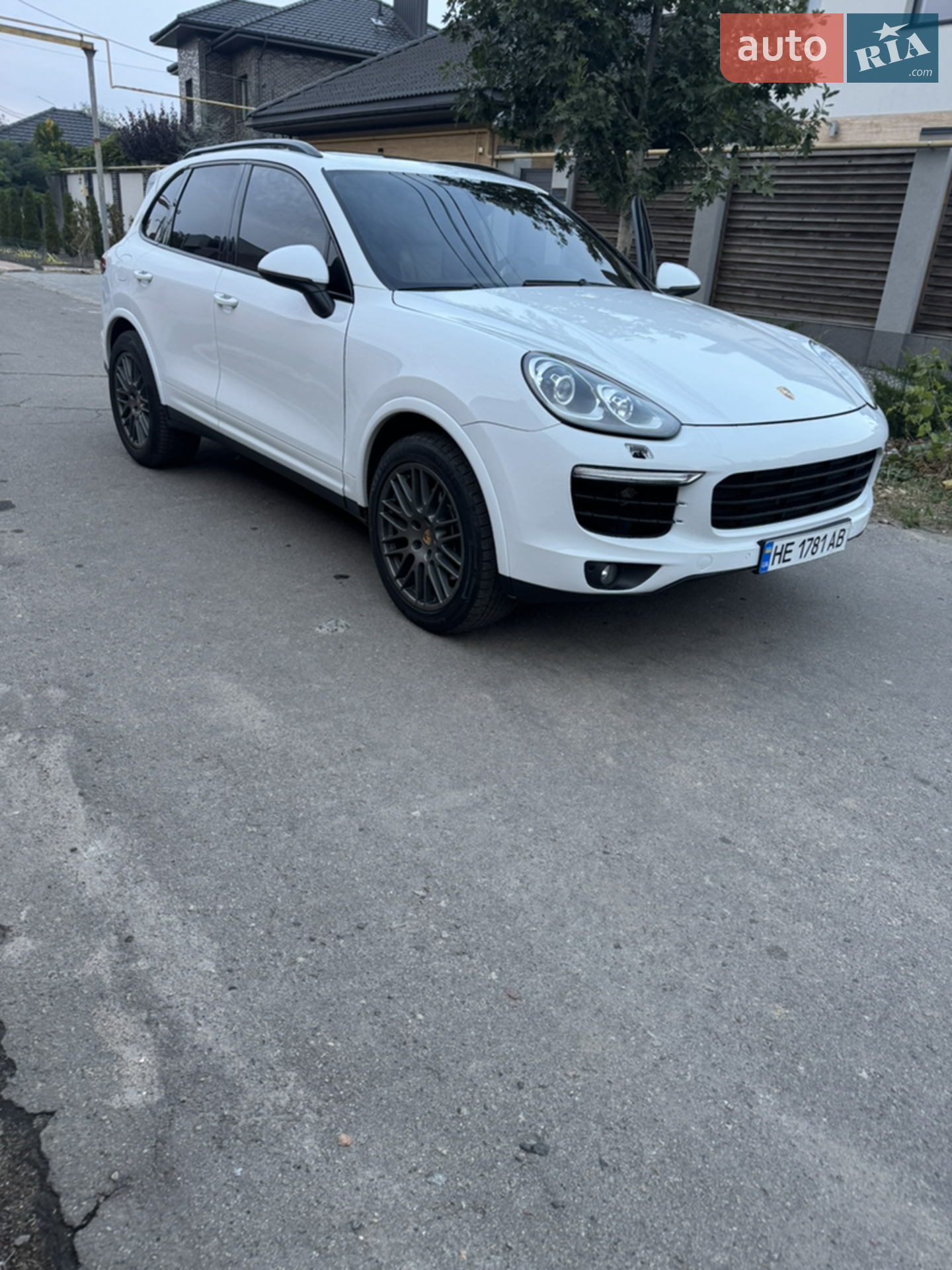 2016 Porsche Cayenne - мініатюра 22
