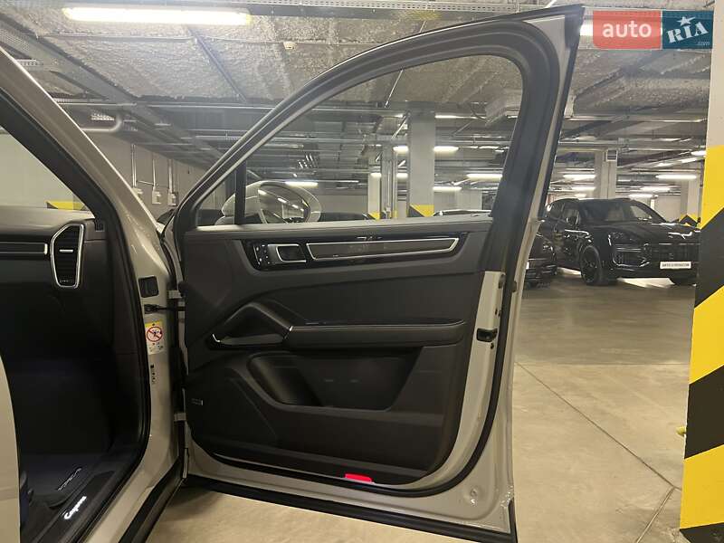 Внедорожник / Кроссовер Porsche Cayenne 2022 в Киеве фото 34 Внедорожник / Кроссовер Porsche Cayenne 2022 в Киеве