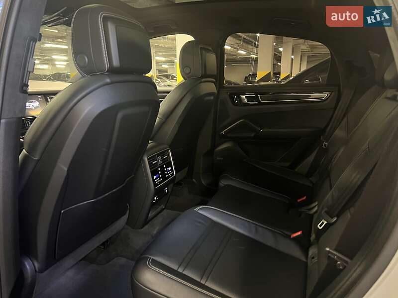 Внедорожник / Кроссовер Porsche Cayenne 2022 в Киеве фото 44 Внедорожник / Кроссовер Porsche Cayenne 2022 в Киеве