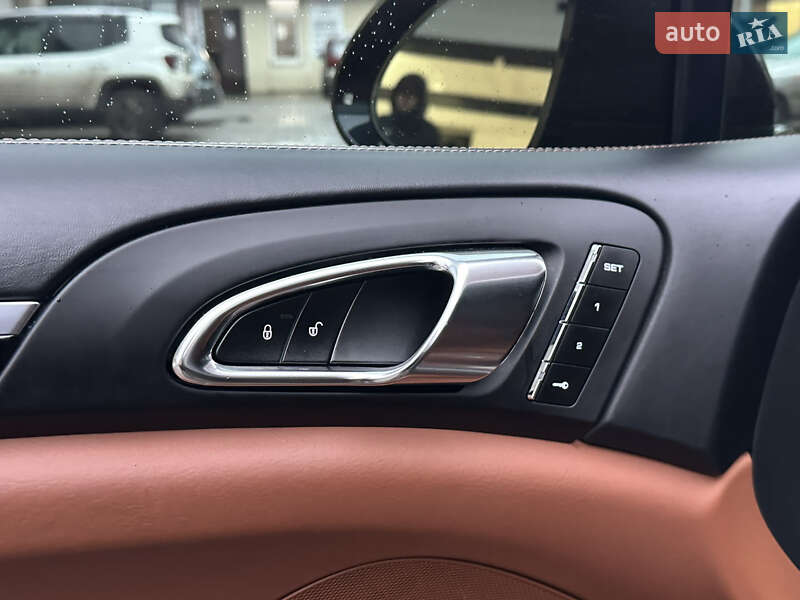 Внедорожник / Кроссовер Porsche Cayenne 2016 в Харькове