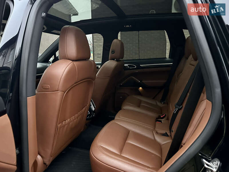 Внедорожник / Кроссовер Porsche Cayenne 2016 в Харькове