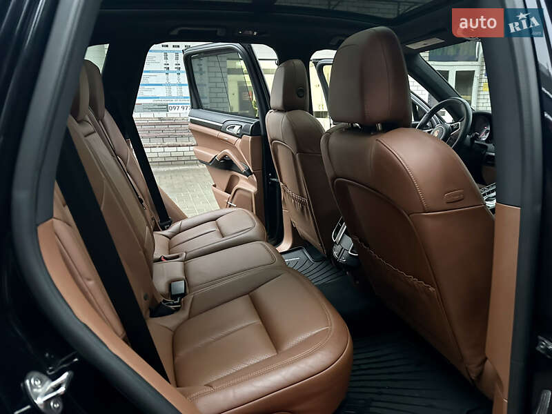 Внедорожник / Кроссовер Porsche Cayenne 2016 в Харькове