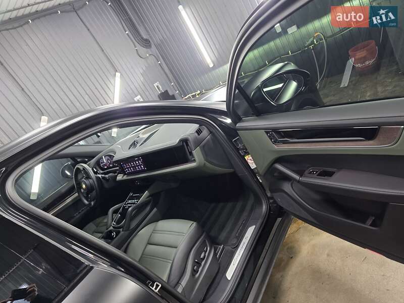 Внедорожник / Кроссовер Porsche Cayenne 2024 в Киеве